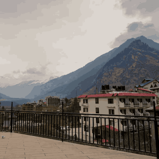 Hotel in Manali with best view - Loop Inn 
